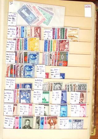1860-1980 Chiefly mint stock of Europe in 23 large MOC stockbooks,