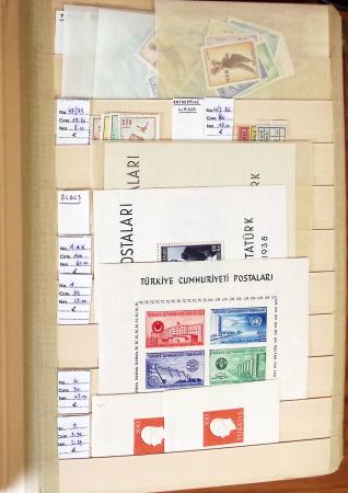 1860-1980 Chiefly mint stock of Europe in 23 large MOC stockbooks,