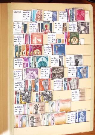 1860-1980 Chiefly mint stock of Europe in 23 large MOC stockbooks,