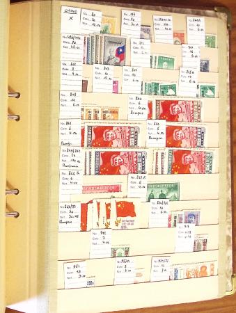1870-1980 Mint & used stock in ten large MOC albums, neatly ordered