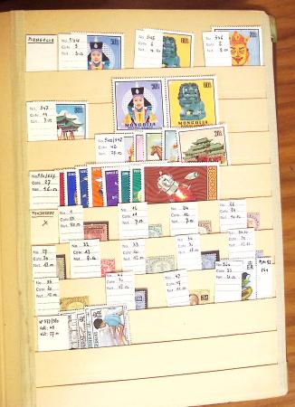 1870-1980 Mint & used stock in ten large MOC albums, neatly ordered