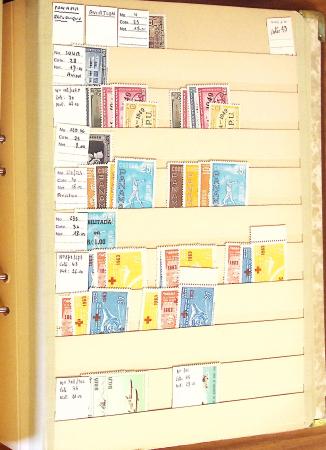 1870-1980 Mint & used stock in ten large MOC albums, neatly ordered