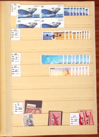 1927-2004, Stock des fins de catalogue en classeur
