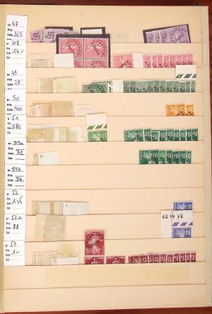 1927-2004, Stock des fins de catalogue en classeur