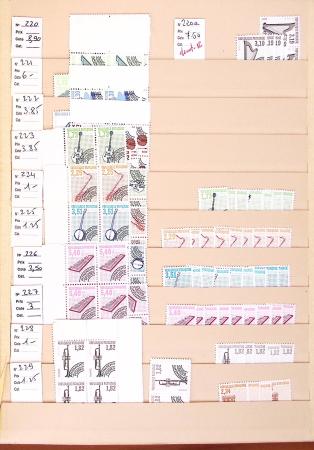 1927-2004, Stock des fins de catalogue en classeur