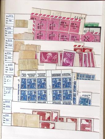 1860-1975, Stock de France neuf */** en 3 classeurs,