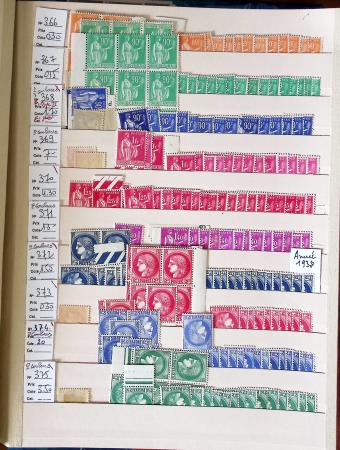 1860-1975, Stock de France neuf */** en 3 classeurs,