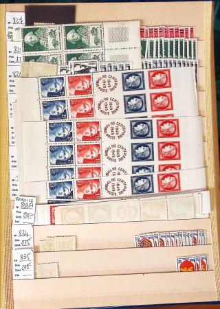1860-1975, Stock de France neuf */** en 3 classeurs,