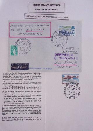 Collection de 38 pages intitulée "objets volants identifiés