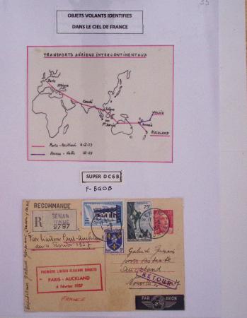 Collection de 38 pages intitulée "objets volants identifiés