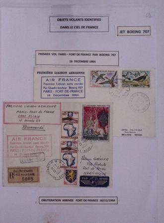 Collection de 38 pages intitulée "objets volants identifiés