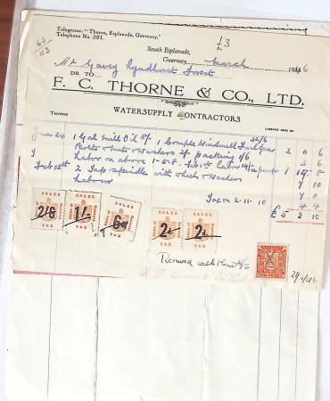 1945-1947, 11 factures avec fiscaux de valeurs diverses