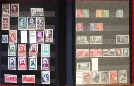 1940-1955, Collection en 2 classeurs, dont carnets