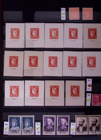 1849-1964, Sélection de pièces clés en un classeur rouge