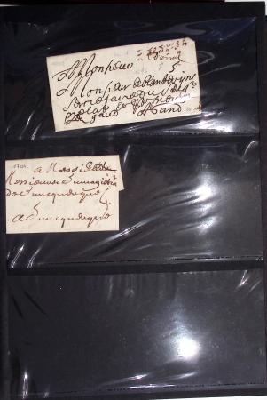 57 lettres anciennes du Pas de Calais dans un classeur noir dont Arras (1705 - 1710 etc), Aire (1704 et 1744), "Deb d'Aire" (1804 - manuscrit), 2 marques "Franc" manuscrit sur lettres de Calais pour Boulogne sur Mer