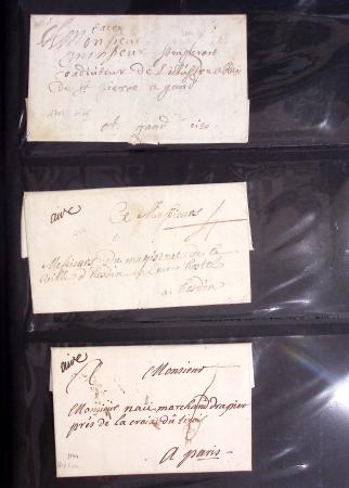 57 lettres anciennes du Pas de Calais dans un classeur noir dont Arras (1705 - 1710 etc), Aire (1704 et 1744), "Deb d'Aire" (1804 - manuscrit), 2 marques "Franc" manuscrit sur lettres de Calais pour Boulogne sur Mer