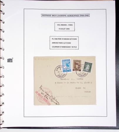 Collection de 60 pages dans reliure Safe noir : la reprise des relations aériennes françaises 1944 - 1945 dont Saumur - La Réunion (20.5.45) avec vignette tricolore. TB