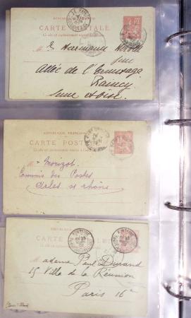 Lot de 77 entiers cartes postales 10c Mouchon et 10c Mouchon retouché avec illustrations dessinées ou peintes à la main. TB