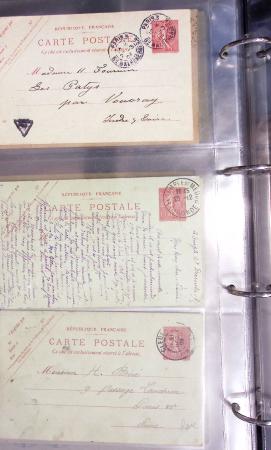 Lot de 77 entiers cartes postales 10c Mouchon et 10c Mouchon retouché avec illustrations dessinées ou peintes à la main. TB