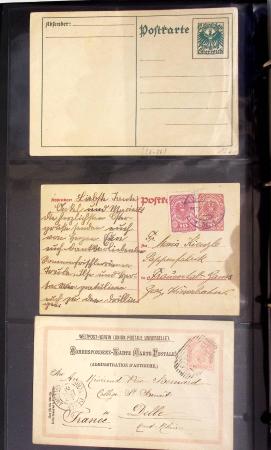 Album noir contenant 160 entiers cartes postales étrangères avec illustrations dessinées ou peintes à la main dont Autriche (10) - Allemagne (63) - Sarre (1) - Suisse (24) - Belgique (9) - Portugal (3) - Danemark (1)