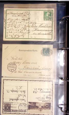 Album noir contenant 160 entiers cartes postales étrangères avec illustrations dessinées ou peintes à la main dont Autriche (10) - Allemagne (63) - Sarre (1) - Suisse (24) - Belgique (9) - Portugal (3) - Danemark (1)