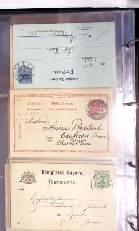 Album noir contenant 160 entiers cartes postales étrangères avec illustrations dessinées ou peintes à la main dont Autriche (10) - Allemagne (63) - Sarre (1) - Suisse (24) - Belgique (9) - Portugal (3) - Danemark (1)