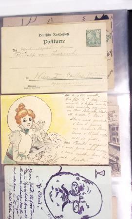 Album noir contenant 160 entiers cartes postales étrangères avec illustrations dessinées ou peintes à la main dont Autriche (10) - Allemagne (63) - Sarre (1) - Suisse (24) - Belgique (9) - Portugal (3) - Danemark (1)