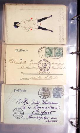 Album noir contenant 160 entiers cartes postales étrangères avec illustrations dessinées ou peintes à la main dont Autriche (10) - Allemagne (63) - Sarre (1) - Suisse (24) - Belgique (9) - Portugal (3) - Danemark (1)