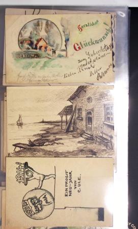 Album noir contenant 160 entiers cartes postales étrangères avec illustrations dessinées ou peintes à la main dont Autriche (10) - Allemagne (63) - Sarre (1) - Suisse (24) - Belgique (9) - Portugal (3) - Danemark (1)