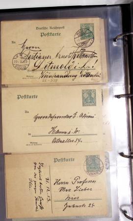 Album noir contenant 160 entiers cartes postales étrangères avec illustrations dessinées ou peintes à la main dont Autriche (10) - Allemagne (63) - Sarre (1) - Suisse (24) - Belgique (9) - Portugal (3) - Danemark (1)