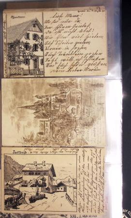 Album noir contenant 160 entiers cartes postales étrangères avec illustrations dessinées ou peintes à la main dont Autriche (10) - Allemagne (63) - Sarre (1) - Suisse (24) - Belgique (9) - Portugal (3) - Danemark (1)