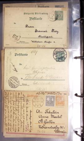 Album noir contenant 160 entiers cartes postales étrangères avec illustrations dessinées ou peintes à la main dont Autriche (10) - Allemagne (63) - Sarre (1) - Suisse (24) - Belgique (9) - Portugal (3) - Danemark (1)
