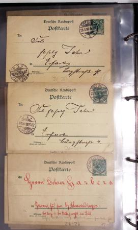 Album noir contenant 160 entiers cartes postales étrangères avec illustrations dessinées ou peintes à la main dont Autriche (10) - Allemagne (63) - Sarre (1) - Suisse (24) - Belgique (9) - Portugal (3) - Danemark (1)