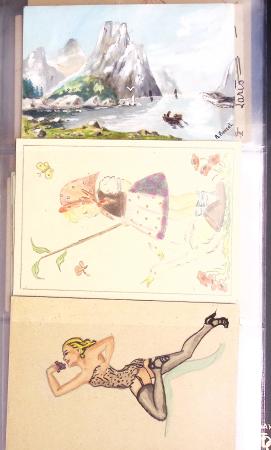 Album noir contenant 160 entiers cartes postales étrangères avec illustrations dessinées ou peintes à la main dont Autriche (10) - Allemagne (63) - Sarre (1) - Suisse (24) - Belgique (9) - Portugal (3) - Danemark (1)