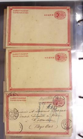 Album noir contenant 160 entiers cartes postales étrangères avec illustrations dessinées ou peintes à la main dont Autriche (10) - Allemagne (63) - Sarre (1) - Suisse (24) - Belgique (9) - Portugal (3) - Danemark (1)