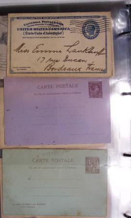 Album noir contenant 160 entiers cartes postales étrangères avec illustrations dessinées ou peintes à la main dont Autriche (10) - Allemagne (63) - Sarre (1) - Suisse (24) - Belgique (9) - Portugal (3) - Danemark (1)