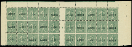 Algérie n°10, 3 paires millésimes 4 (2) et 9 + bloc de 30 avec millésime 8 et panneau de 50 avec millésime 8 et manchette GC. TB