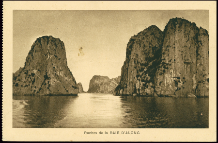 Carte postale en franchise de la baie d'Along avec CAD hex "Croiseur Suffren" (2.9.1939 - veille de la déclaration de guerre à l'Allemagne