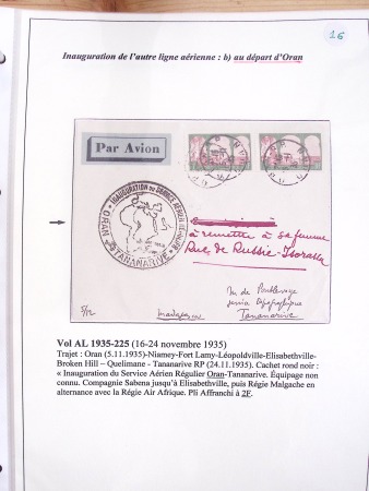 Collection de 82 plis dans un classeur de bureau blanc avec descriptions : "Dix-huit ans de liaisons postales aériennes avec Madagascar (1929 - 1946)"