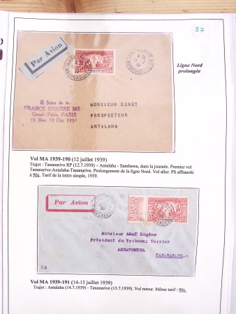 Collection de 82 plis dans un classeur de bureau blanc avec descriptions : "Dix-huit ans de liaisons postales aériennes avec Madagascar (1929 - 1946)"