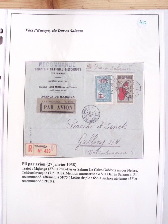 Collection de 82 plis dans un classeur de bureau blanc avec descriptions : "Dix-huit ans de liaisons postales aériennes avec Madagascar (1929 - 1946)"