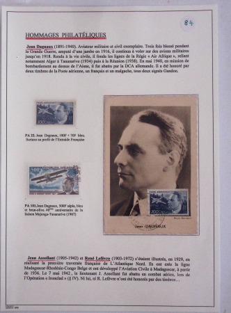 Collection de 82 plis dans un classeur de bureau blanc avec descriptions : "Dix-huit ans de liaisons postales aériennes avec Madagascar (1929 - 1946)"