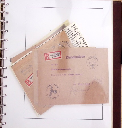 Album Safe brun contenant 50 plis et documents 14 - 18 et 39 - 45 du Morbihan dont prisonniers allemands de la première guerre mondiale