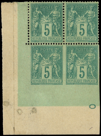 N°75 5c vert, BLOC de 4 cdf, la paire inf. est NON