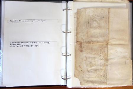1557-1859, Deux classeurs de documents, lettres, textes