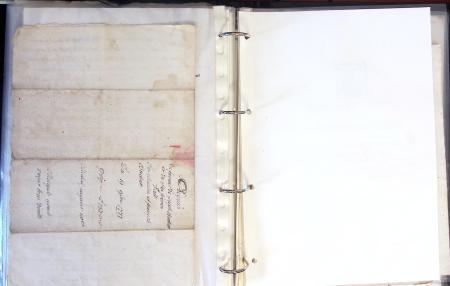 1557-1859, Deux classeurs de documents, lettres, textes