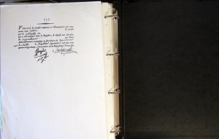 1557-1859, Deux classeurs de documents, lettres, textes