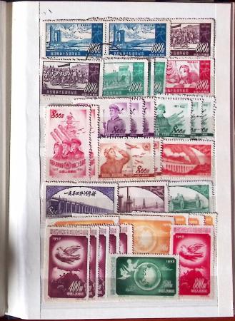 1849-1999, Lot comprenant 18 classeurs dont un de CHINE,