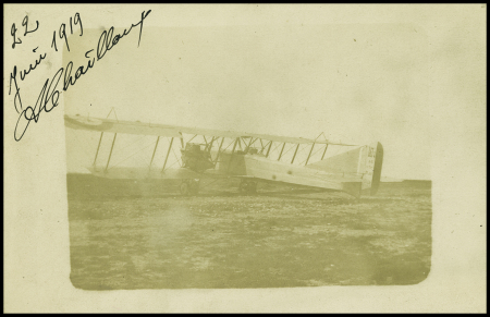 Carte postale photo représentant un biplan Letord avec signature "22 juin 1919 A.Chailloux". TB
