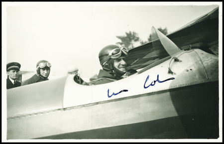 Carte photo : Pierre Cot ministre de l'air dans son avion. Rare et TB